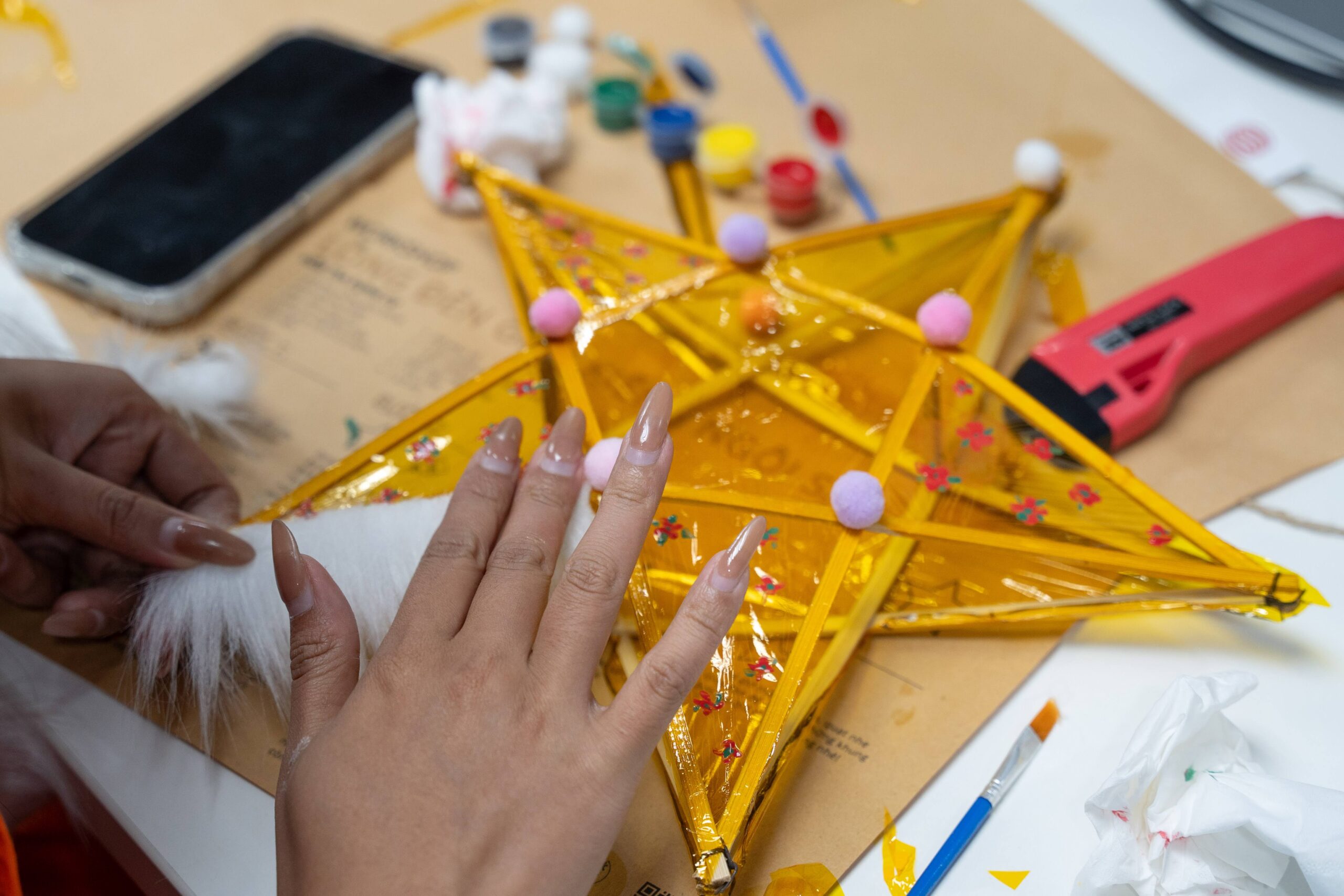 Workshop Lồng Đèn Giấy Kiếng (Cellophane Lanterns)