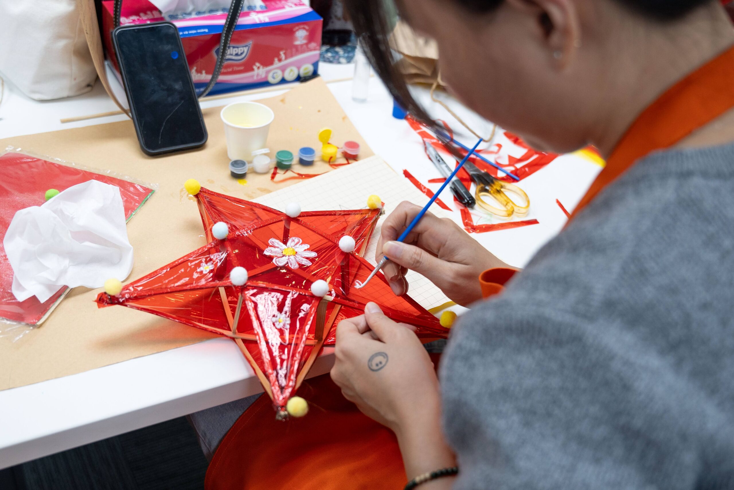 Workshop Lồng Đèn Giấy Kiếng (Cellophane Lanterns)