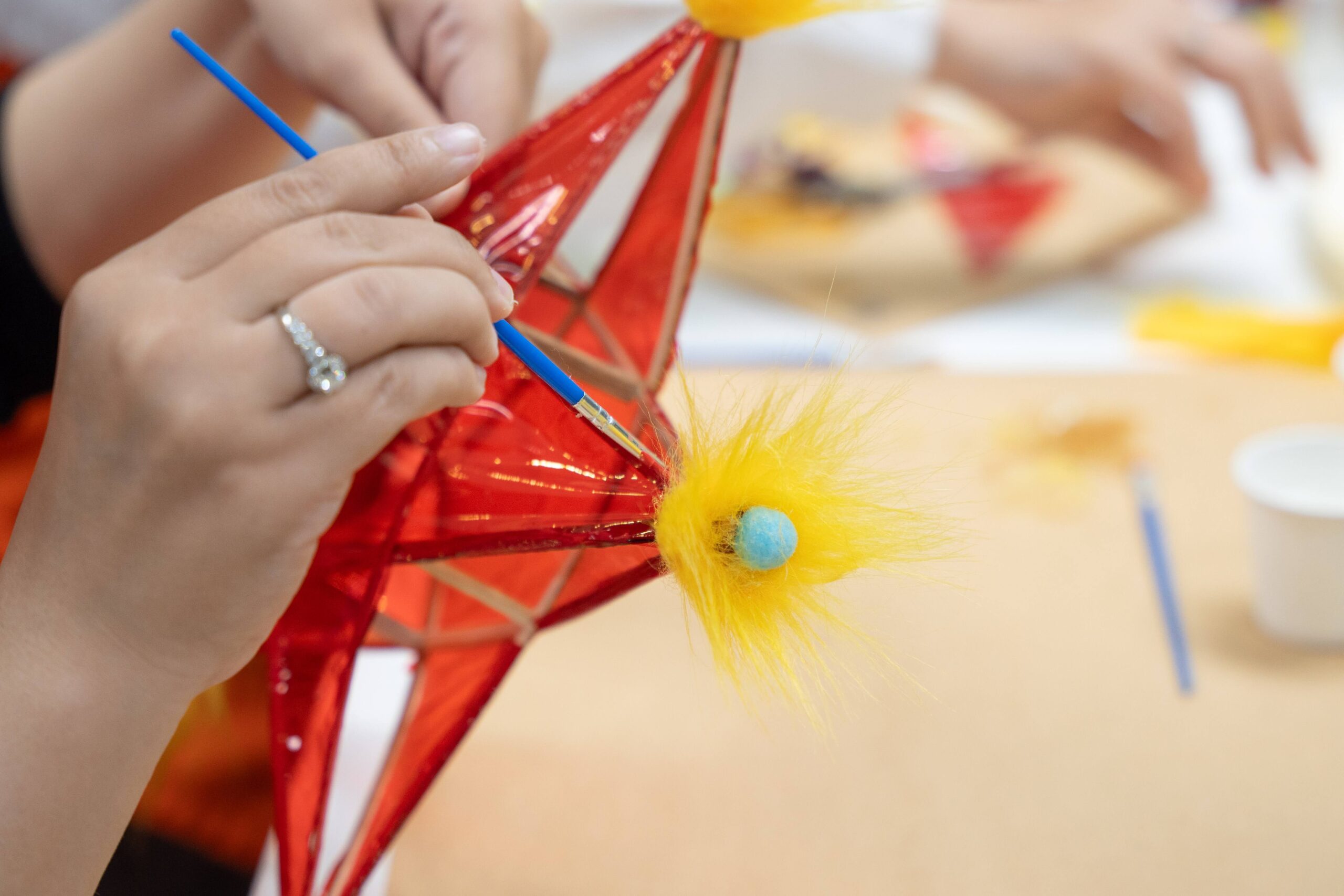 Workshop Lồng Đèn Giấy Kiếng (Cellophane Lanterns)