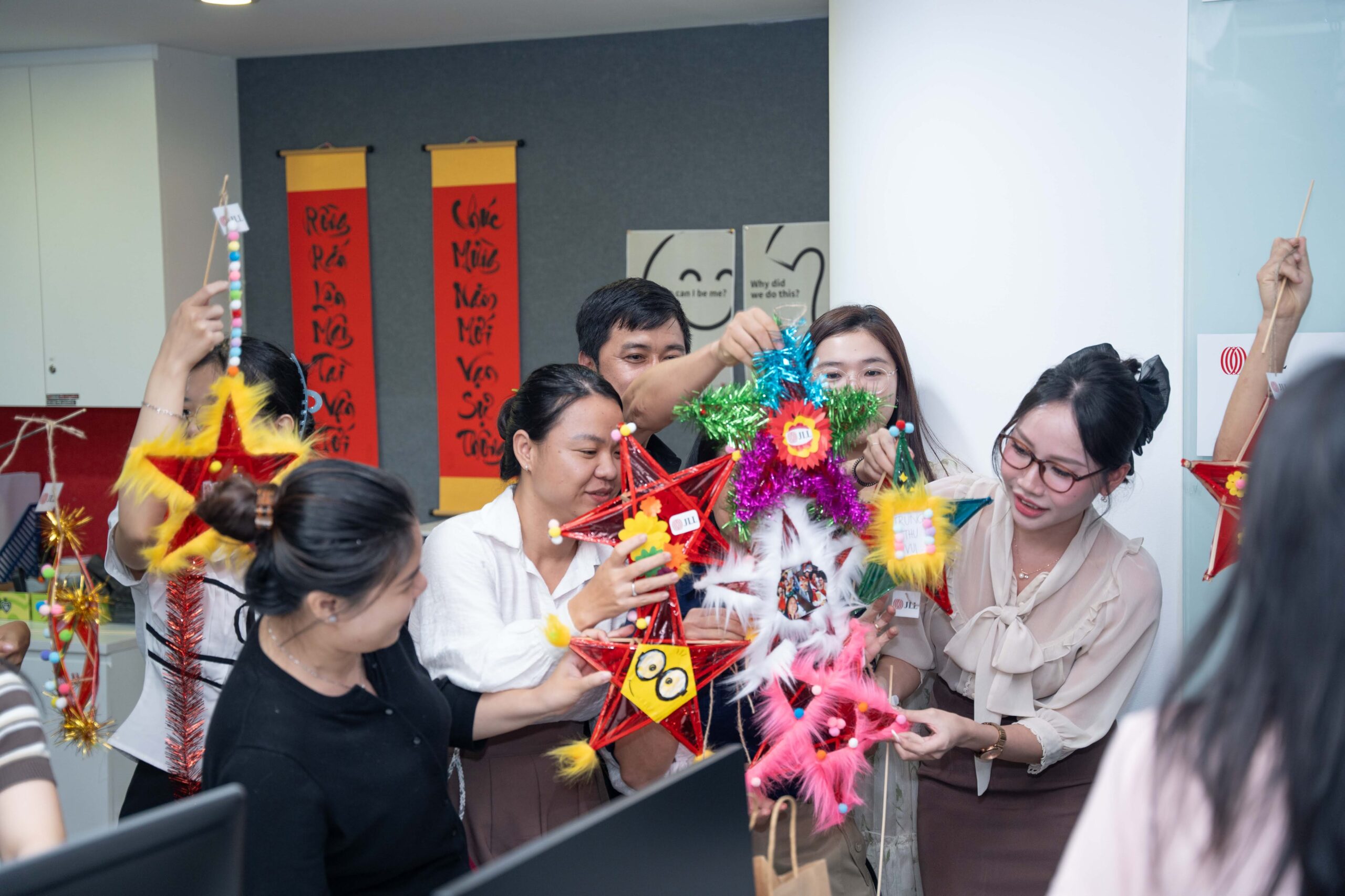 Workshop Lồng Đèn Giấy Kiếng (Cellophane Lanterns)