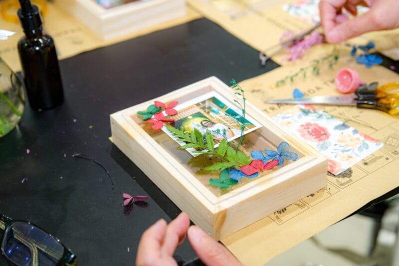 Workshop Khung Tranh Hoa (Pressed Dried Flower Frame)