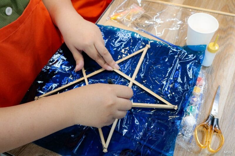 Workshop Lồng Đèn Giấy Kiếng (Cellophane Lanterns)