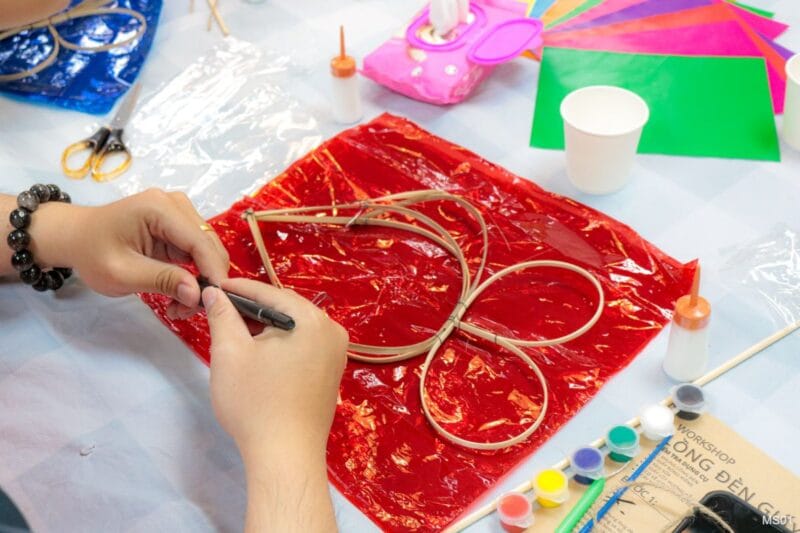 Workshop Lồng Đèn Giấy Kiếng (Cellophane Lanterns)