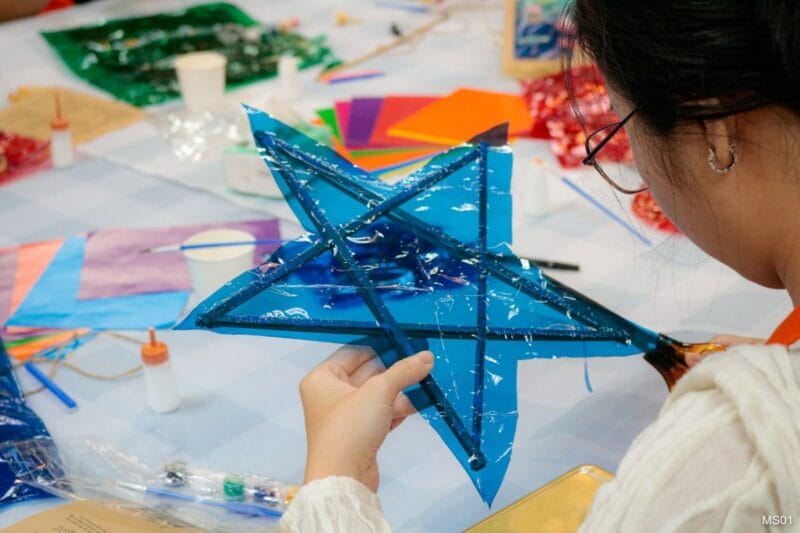 Workshop Lồng Đèn Giấy Kiếng (Cellophane Lanterns)