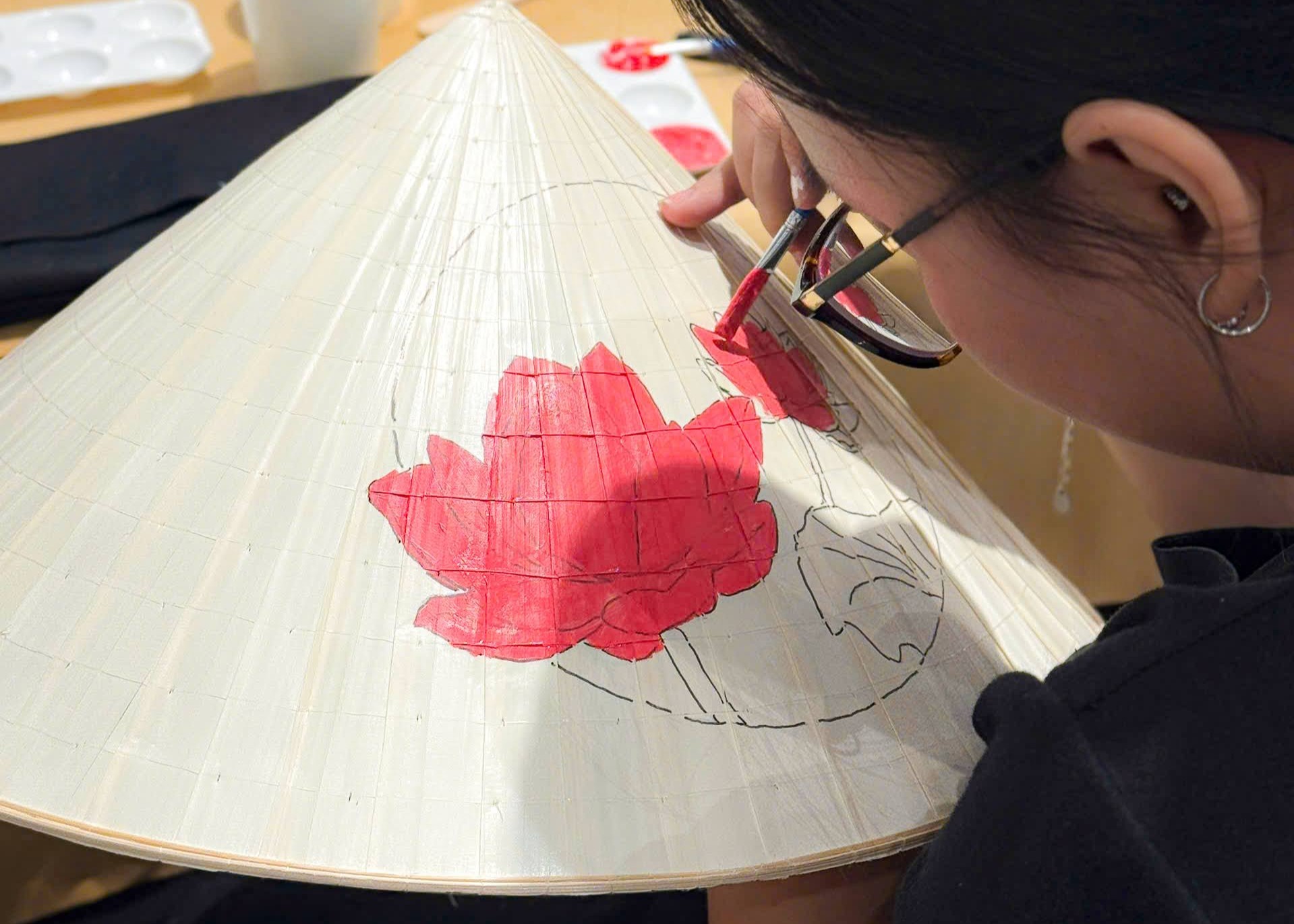 Workshop Doanh Nghiệp - Trang Trí Nón Lá (Drawing Vietnamese Conical Hat) Workshop Doanh Nghiệp - Trang Trí Nón Lá (Drawing Vietnamese Conical Hat)