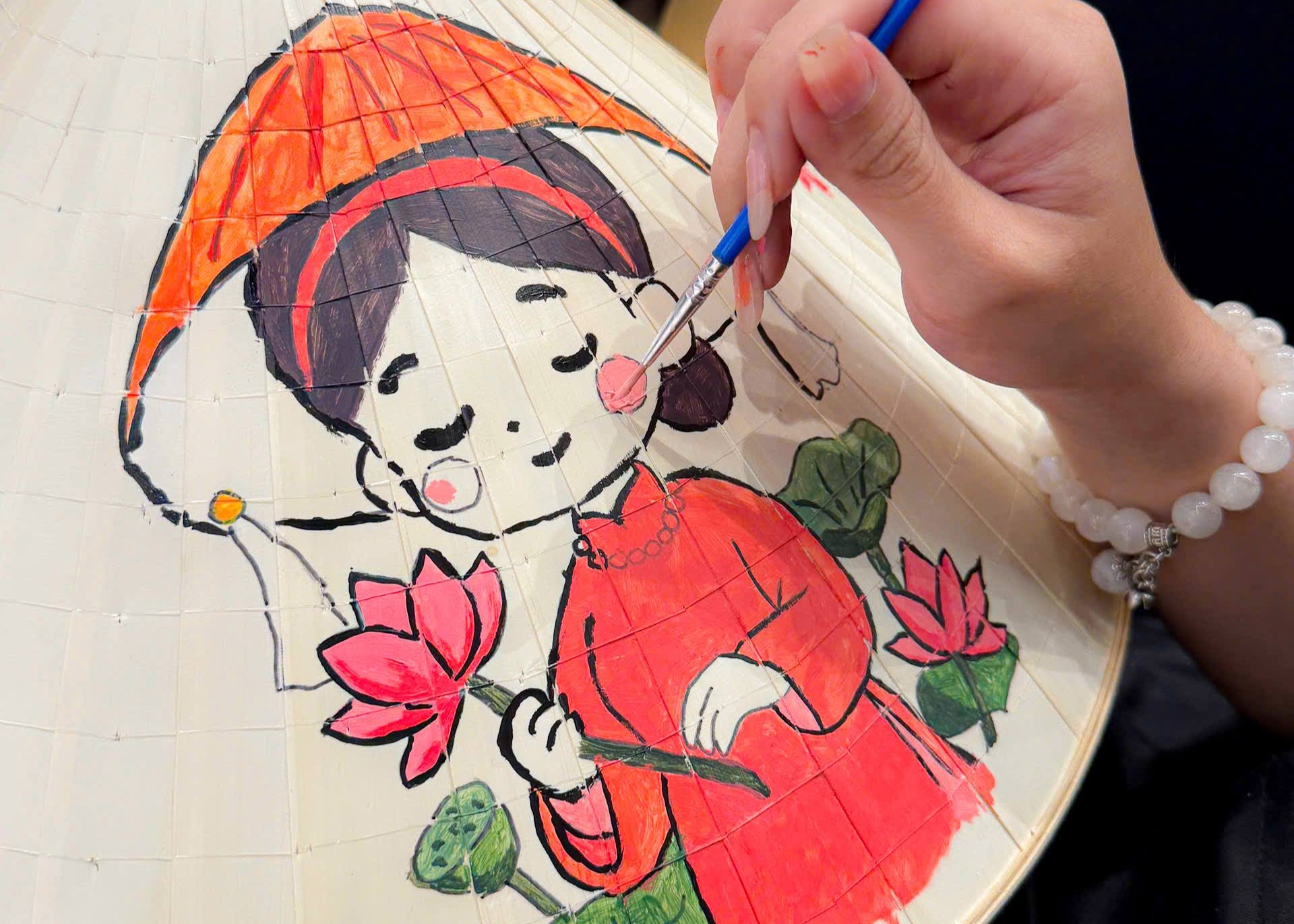 Workshop Doanh Nghiệp - Trang Trí Nón Lá (Drawing Vietnamese Conical Hat) Workshop Doanh Nghiệp - Trang Trí Nón Lá (Drawing Vietnamese Conical Hat)