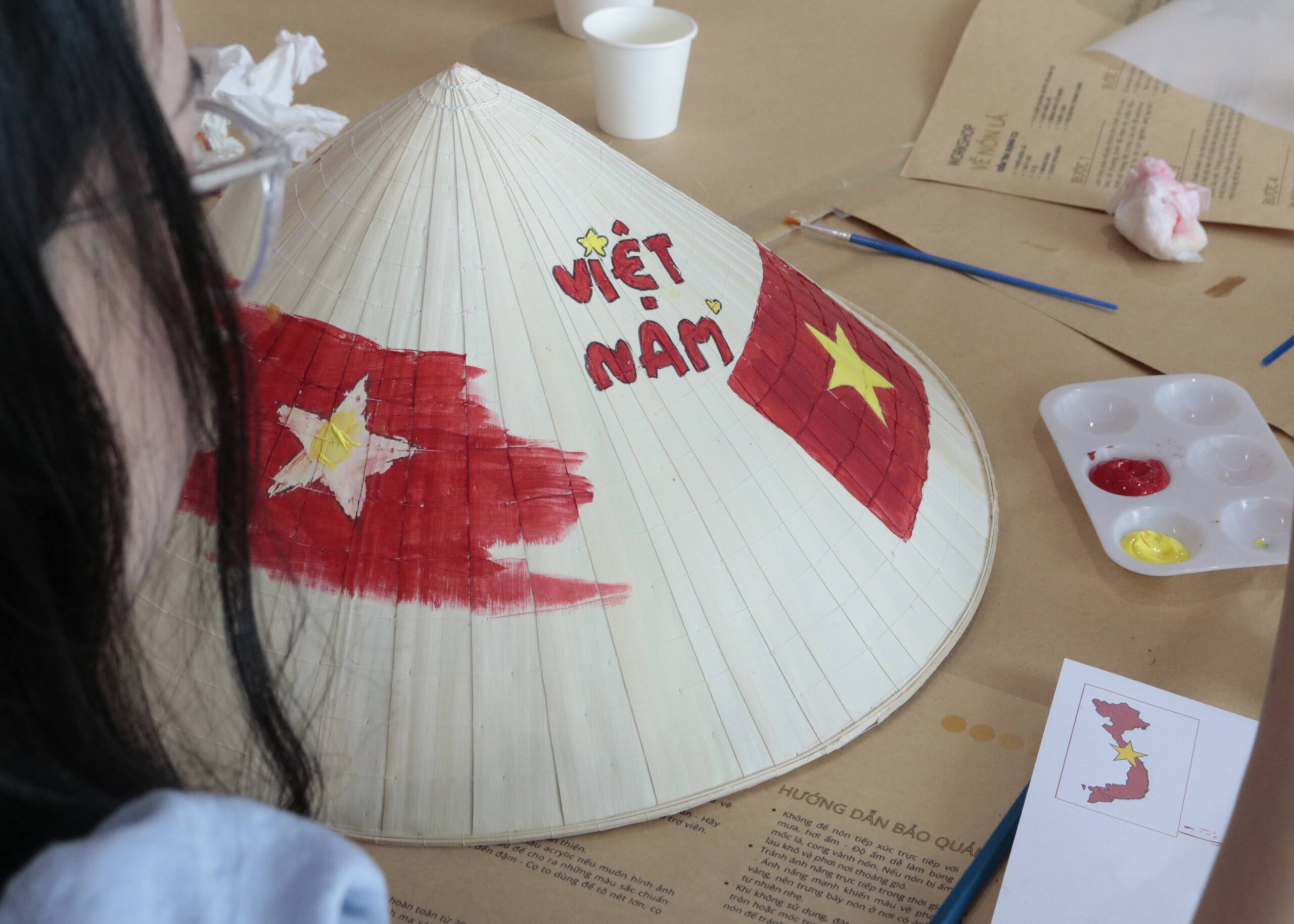 Workshop Doanh Nghiệp - Trang Trí Nón Lá (Drawing Vietnamese Conical Hat) Workshop Doanh Nghiệp - Trang Trí Nón Lá (Drawing Vietnamese Conical Hat)