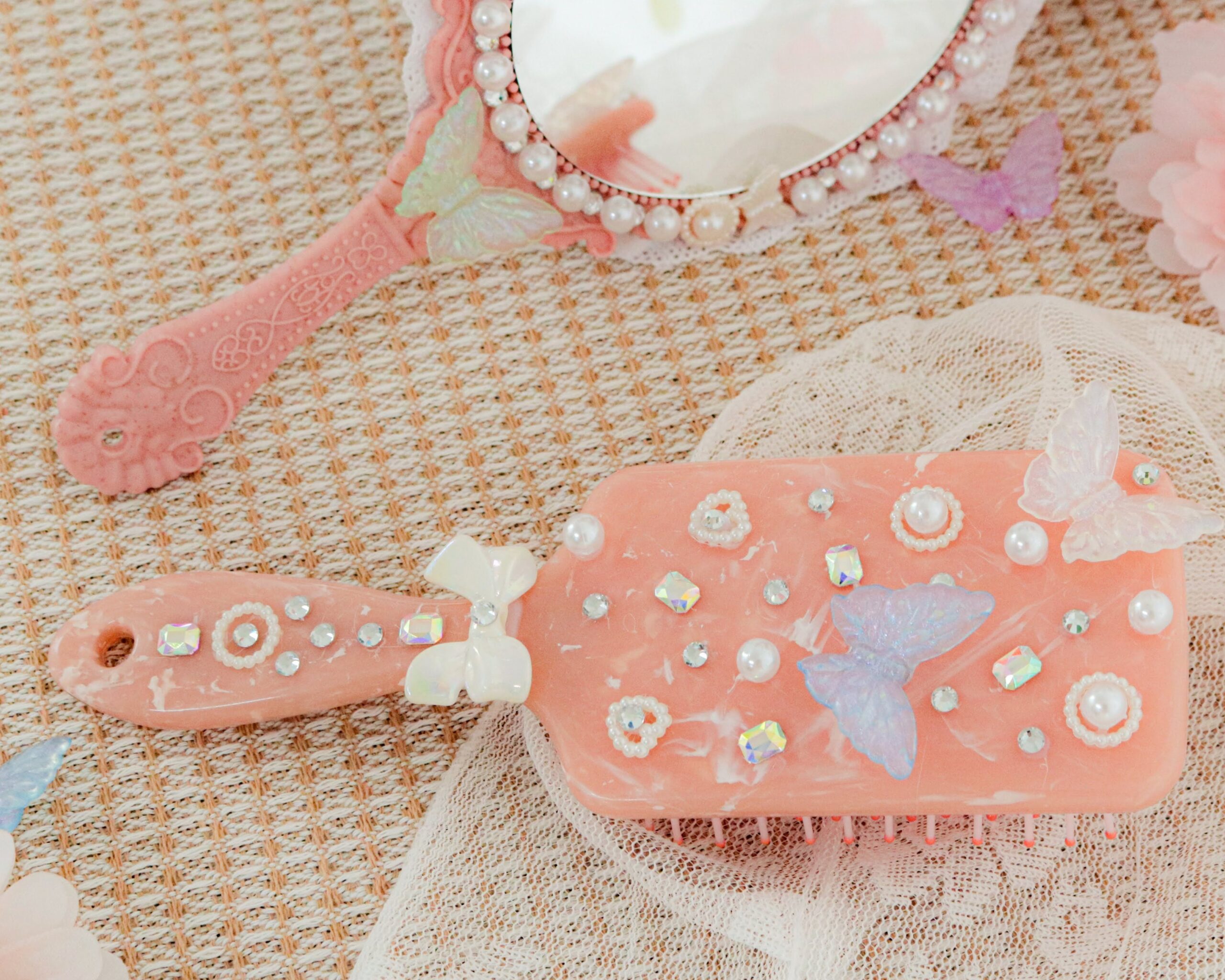 Workshop Doanh Nghiệp - Trang Trí Gương/Lược (Mirror & Comb Decoration)