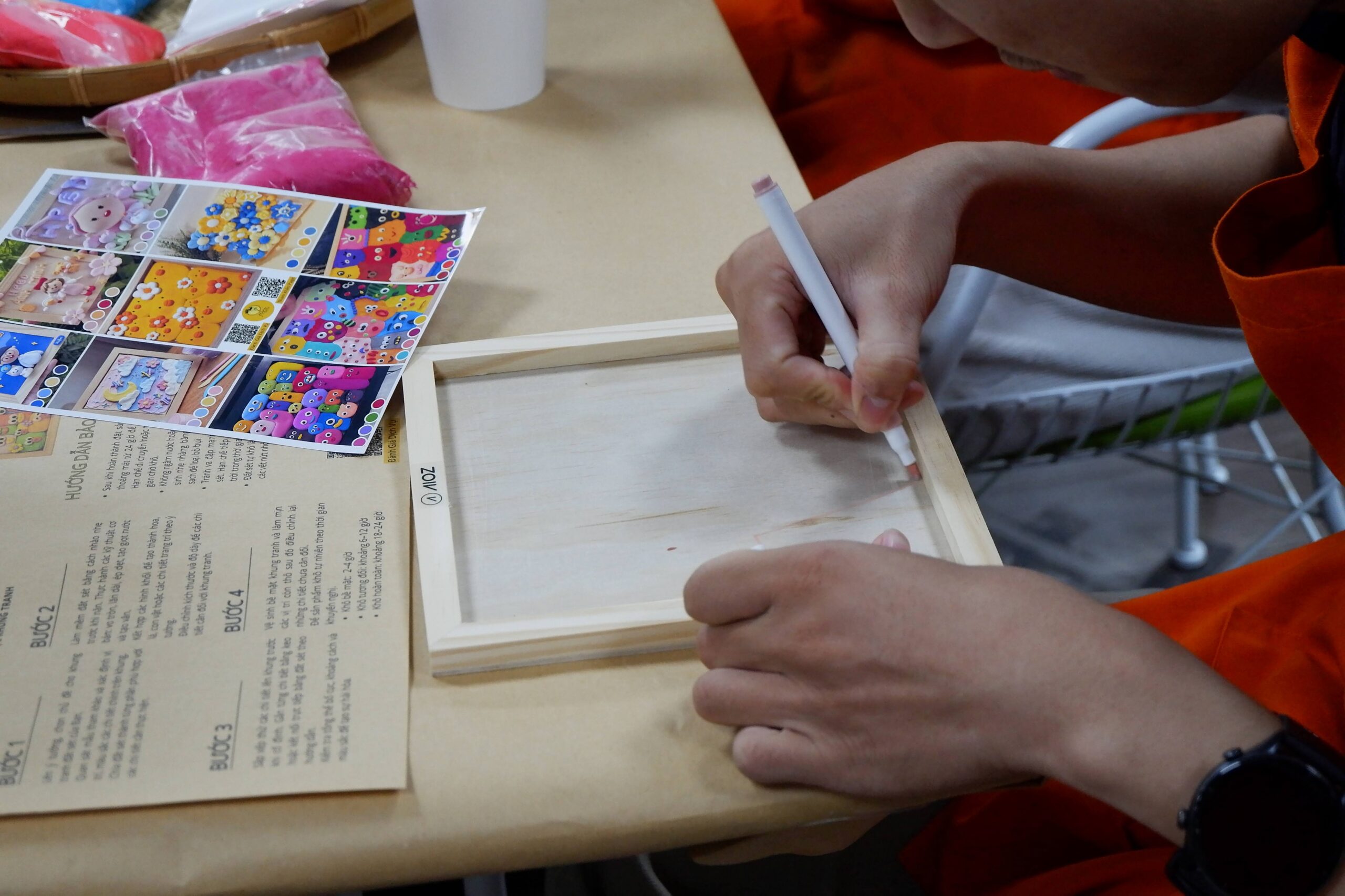 Workshop Doanh Nghiệp - Khung Tranh Đất Sét (Clay Art)