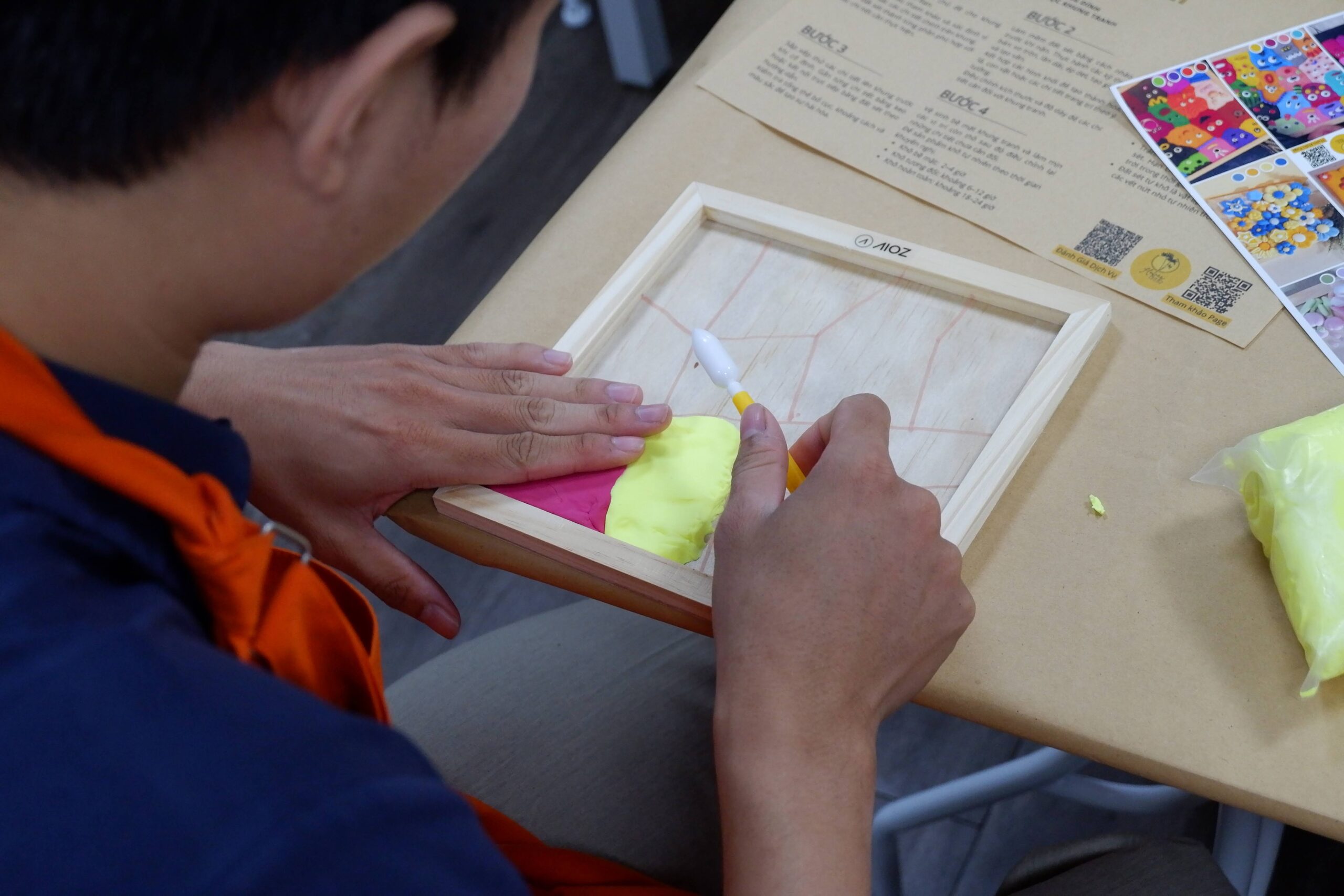 Workshop Doanh Nghiệp - Khung Tranh Đất Sét (Clay Art)