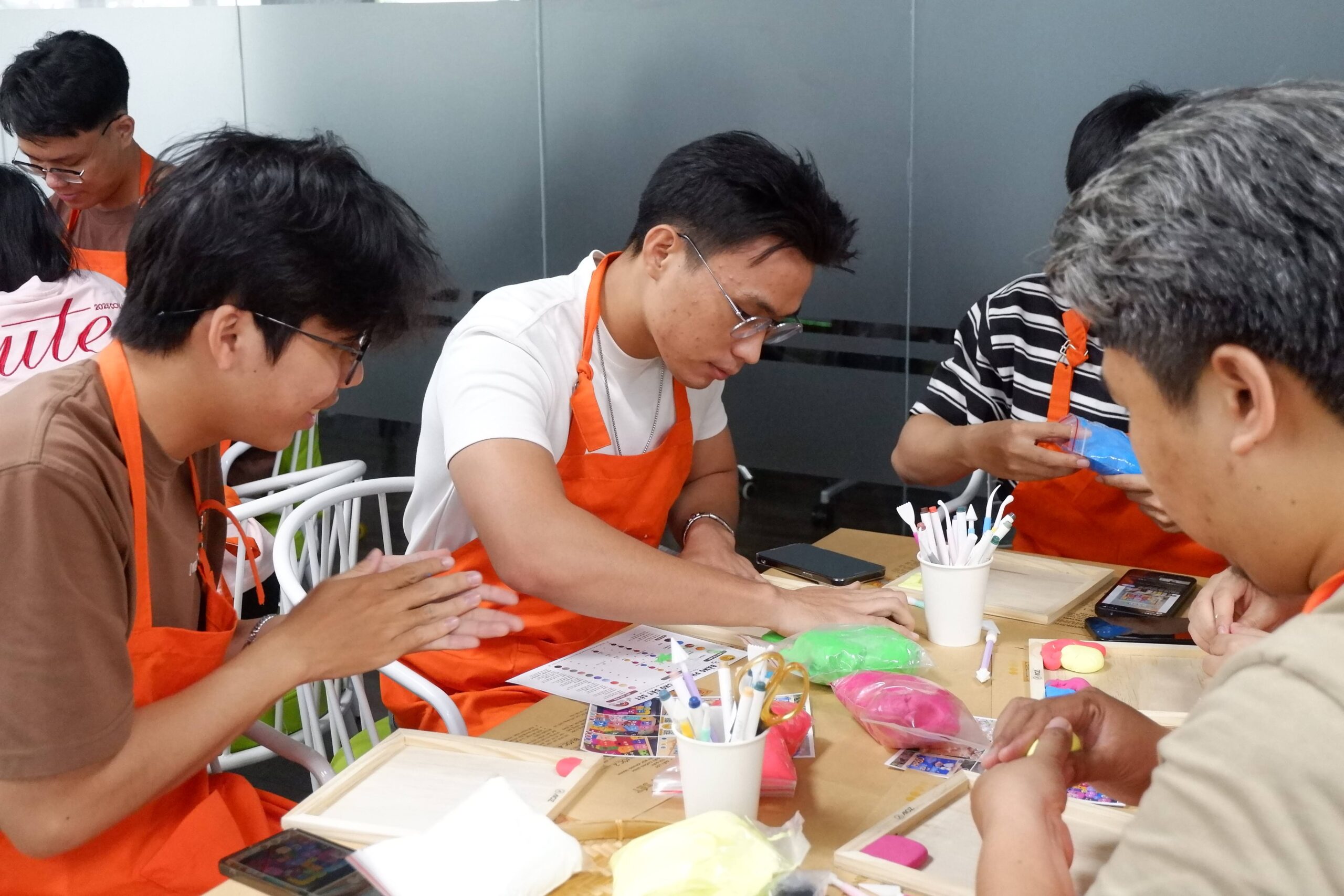 Workshop Doanh Nghiệp - Khung Tranh Đất Sét (Clay Art)