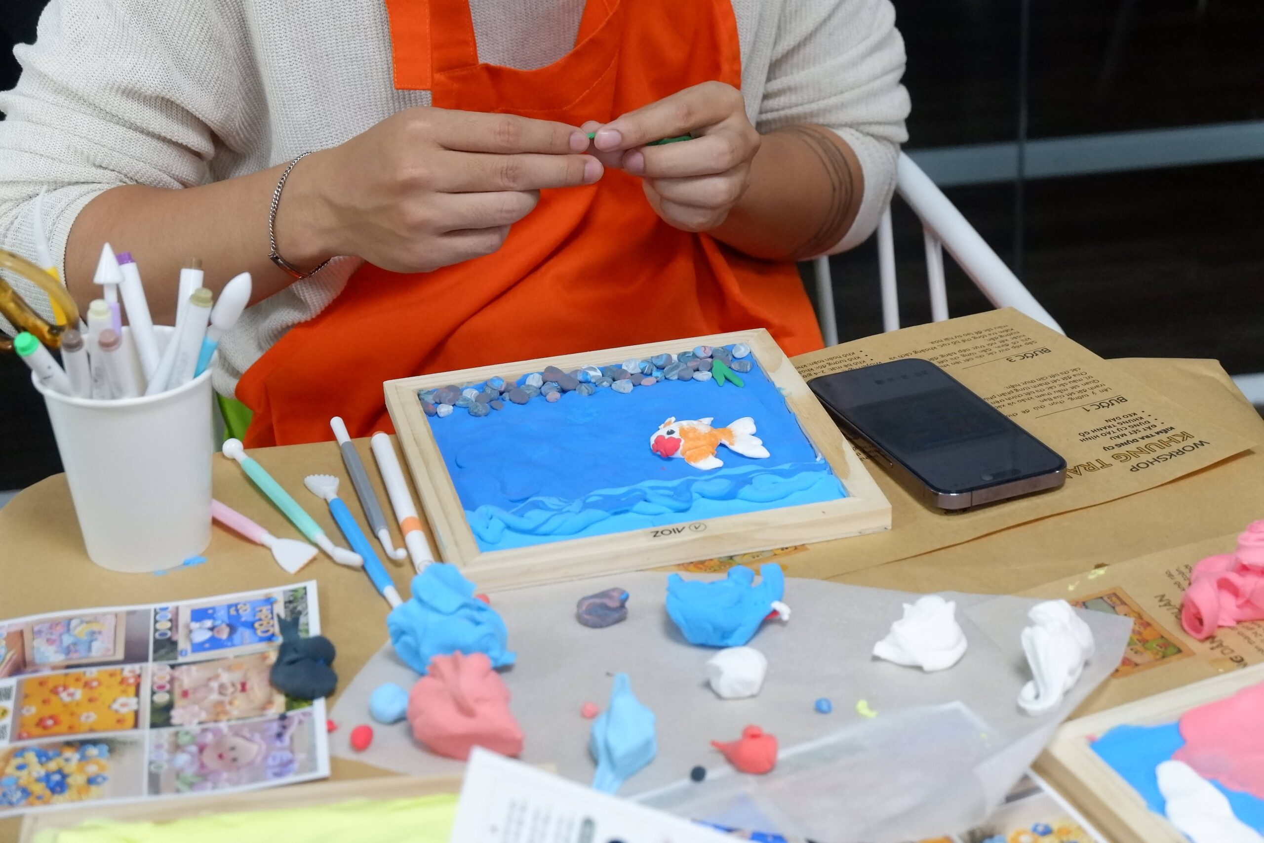 Workshop Doanh Nghiệp - Khung Tranh Đất Sét (Clay Art)