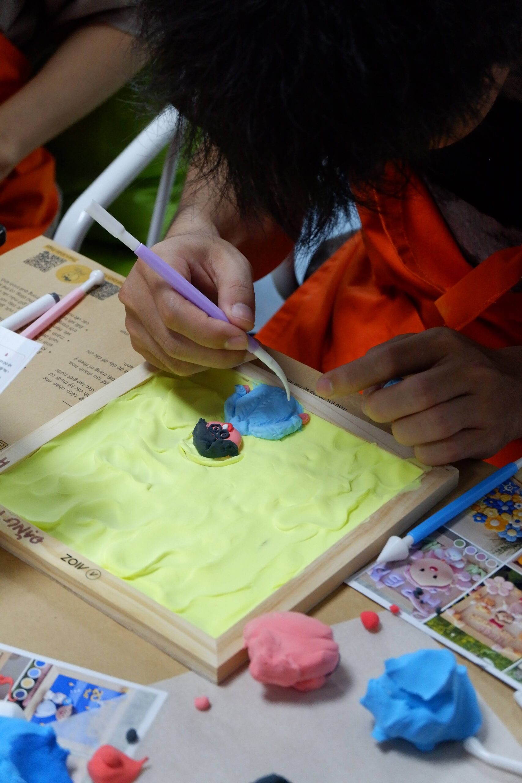 Workshop Doanh Nghiệp - Khung Tranh Đất Sét (Clay Art)